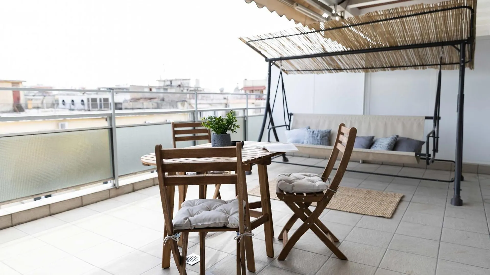 Sunset Sky Lounge - Chic Penthouse In Thessaloniki Apartment
